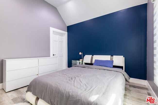 Building Photo - 1112 S Highland Ave