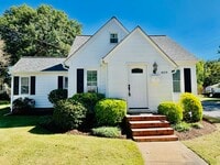 Building Photo - 829 Riverside Rd