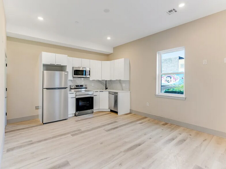 Building Photo - 2326 N 2nd St