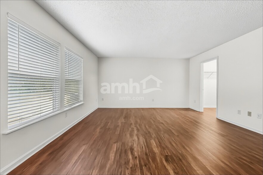 Building Photo - 9645 Morgan Creek Dr