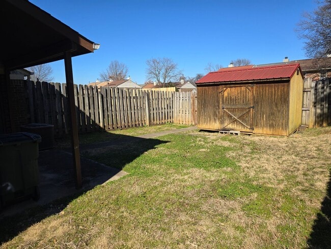 Building Photo - 2 Bedroom 2-1/2 Bathroom Townhouse Style Condo