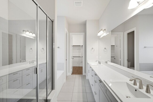 Building Photo - 4021 Angelina Dr