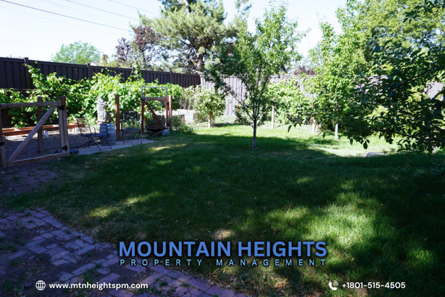 Building Photo - 2784 E Delsa Dr