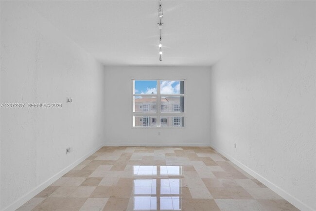 Building Photo - 715 Crandon Blvd