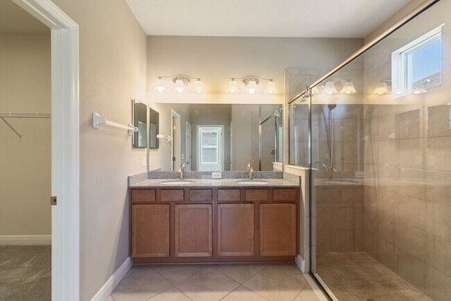 Building Photo - Stunning Avalon Park 4 Bed / 3 Bath Home for Lease!