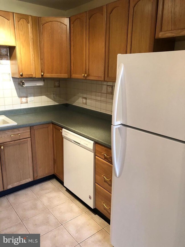 Building Photo - 1007 Yardley Commons