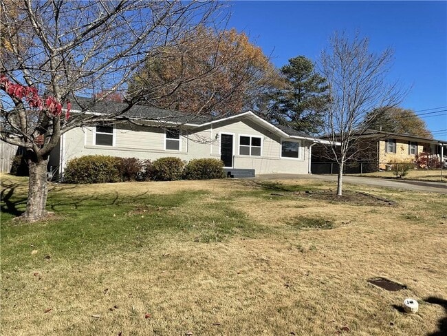 Building Photo - 503 Concord Woods Dr SE
