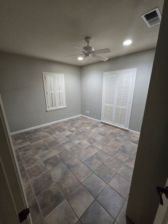 Building Photo - Cute 2 Bedroom Home in the College Neighbo...