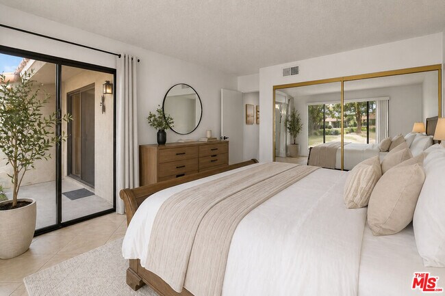 Building Photo - 40513 Bay Hill Way