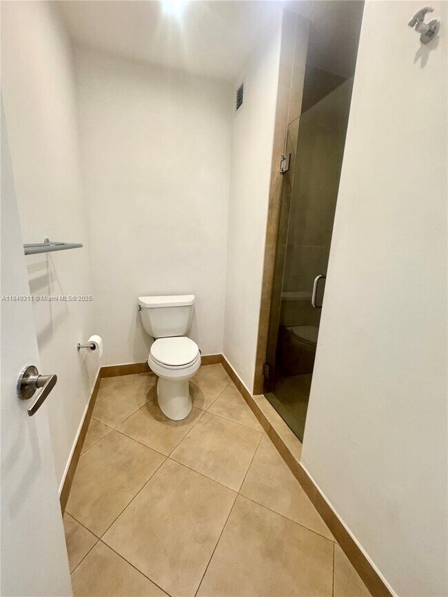 Building Photo - 2451 Brickell Ave