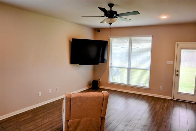 Building Photo - 7024 Llano Dr