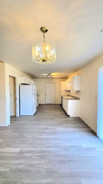 Building Photo - 2400 E Ambush St