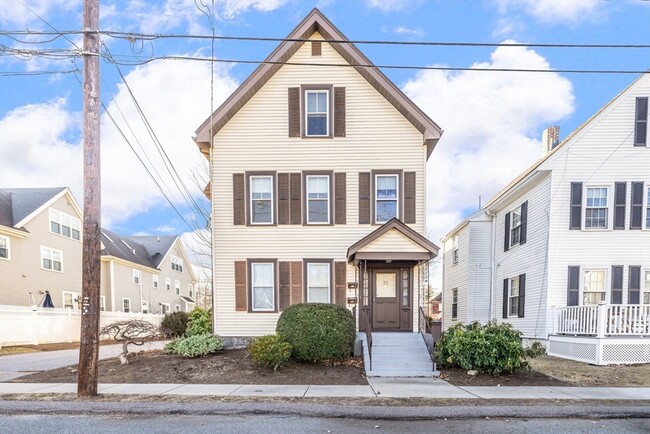 Building Photo - 33 Pearl St