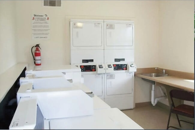 Building Photo - 400 Austin Rd