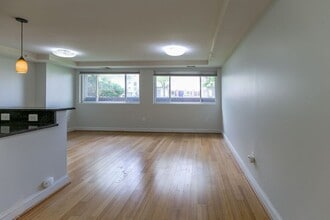 Building Photo - 804 Taylor St NW