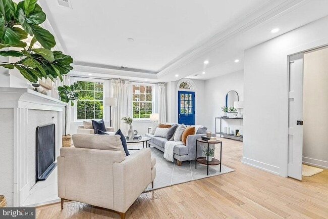 Building Photo - 3525 16th St NW