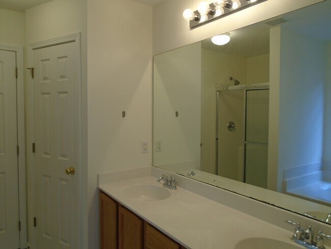 Building Photo - Three bedroom, 2 bath home in Mill Creek at Cypress ridge