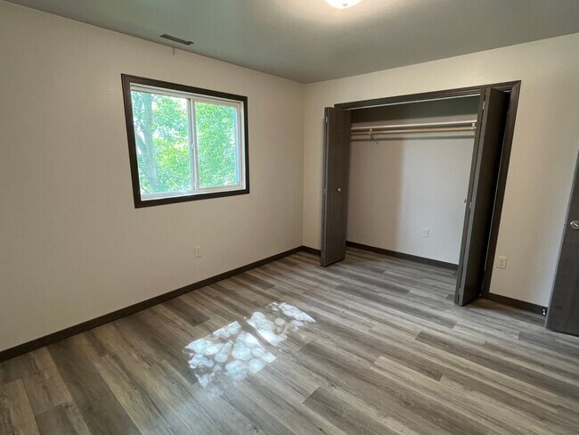 Building Photo - 313 4th St NW