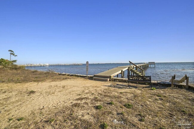 Building Photo - 1789 Sound Hammock Dr