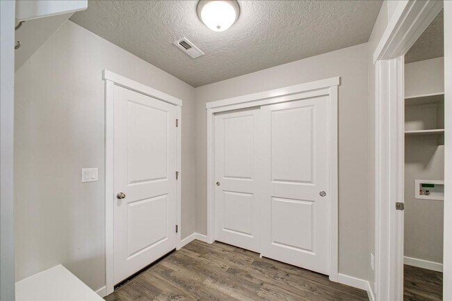 Building Photo - Adorable Nampa Home - Close Access To Ever...