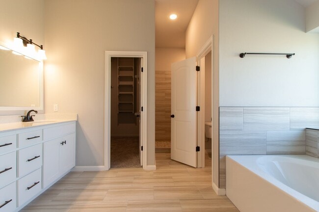 Building Photo - Modern 3-Bed, 2-Bath Home in Deer Creek School District!
