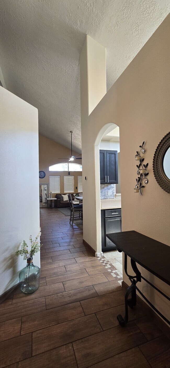 Building Photo - 999 Gilmer Way