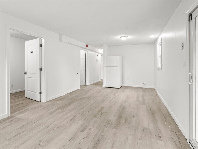 Building Photo - 26 Sidney St