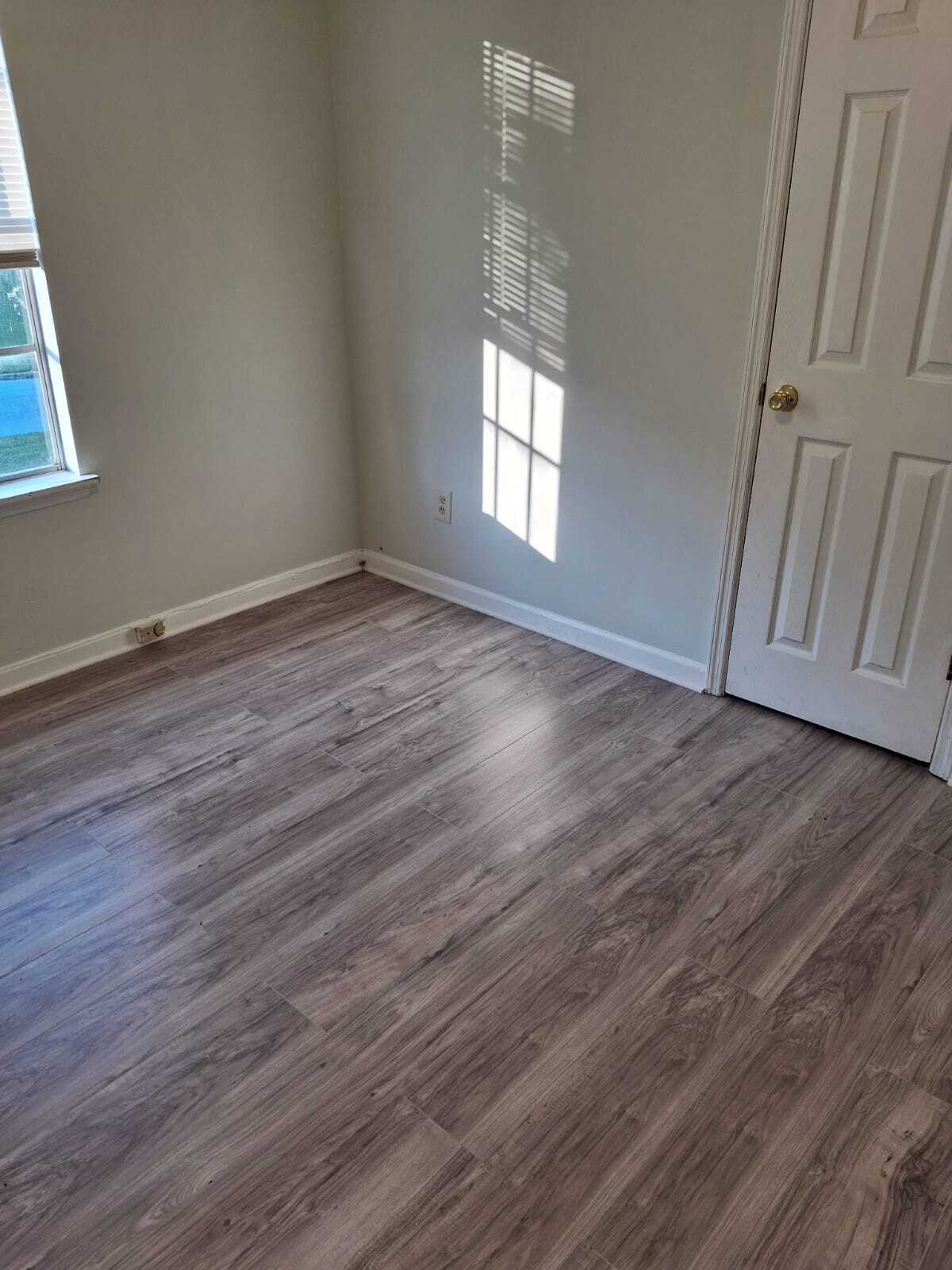 Building Photo - 518 Thomas Downs Way