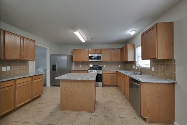 Building Photo - 2744 Woodspring Forest Dr