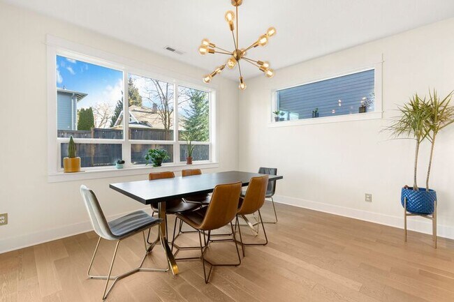 Building Photo - 4090 NE 6th Ave