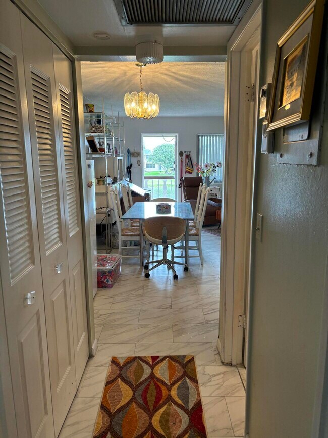 Building Photo - 326 Andover E