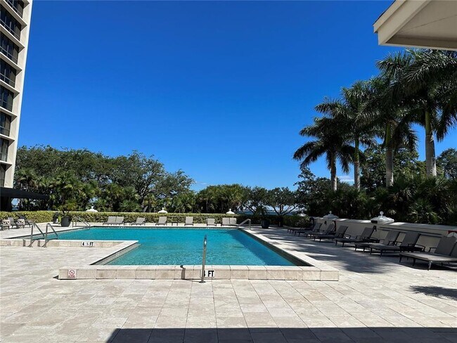 Building Photo - 3301 Bayshore Blvd