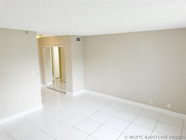 Building Photo - 2788 Tennis Club Dr