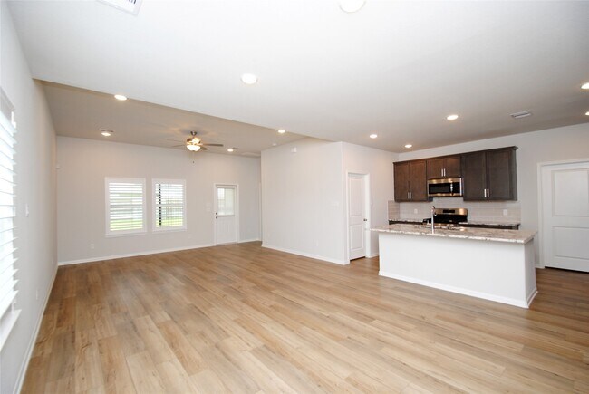Building Photo - 2541 Allegretto Sea Dr