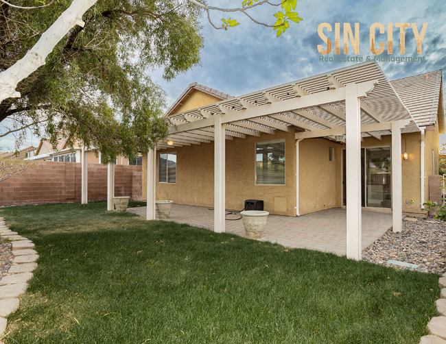Building Photo - Luxurious 4 Bed, 3 Bath Home in Henderson,...