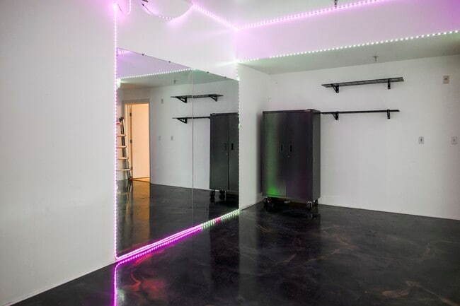 Building Photo - 11560 Stone Ave N