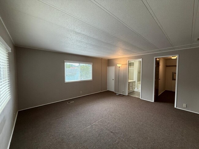 Building Photo - 1025 Scott Terrace