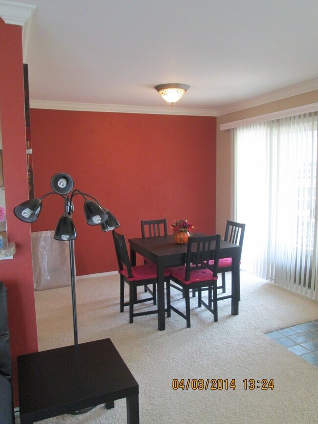 Building Photo - Stonegate living!