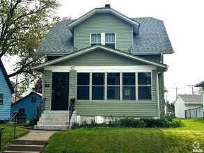 Building Photo - 2207 Wilkes Ave
