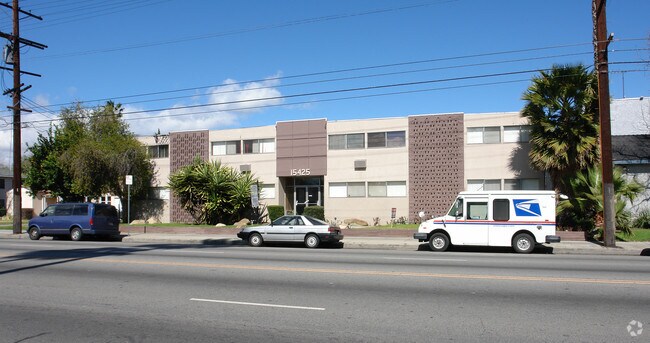 Building Photo - Parkwood Meadow