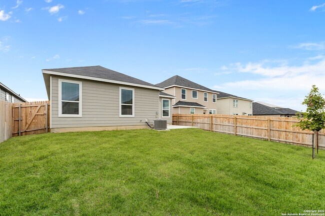 Building Photo - 246 W Flowing River Dr