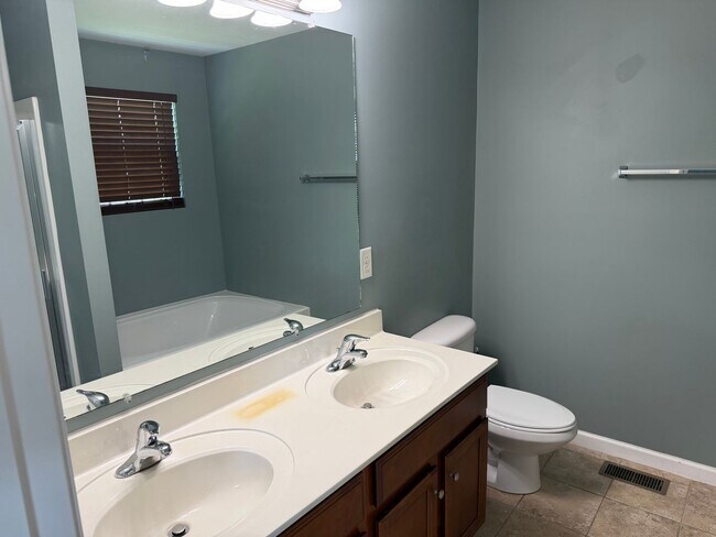 Building Photo - 109 Gupton Ct
