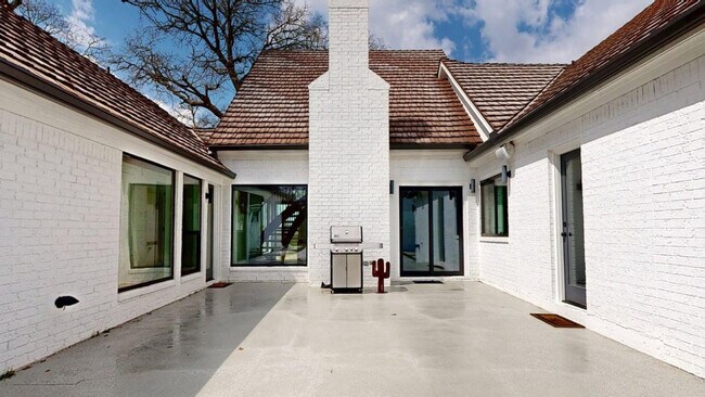 Building Photo - 5110 TX-OSR