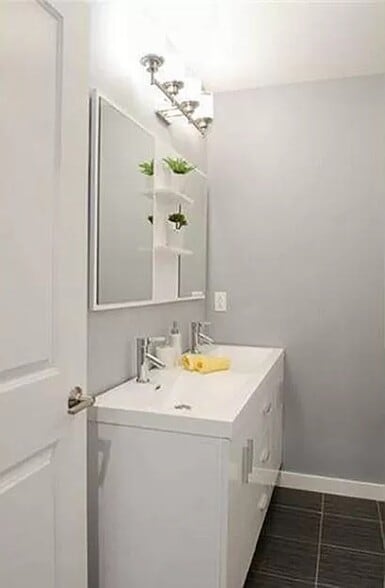 Building Photo - 2991 Livingston St