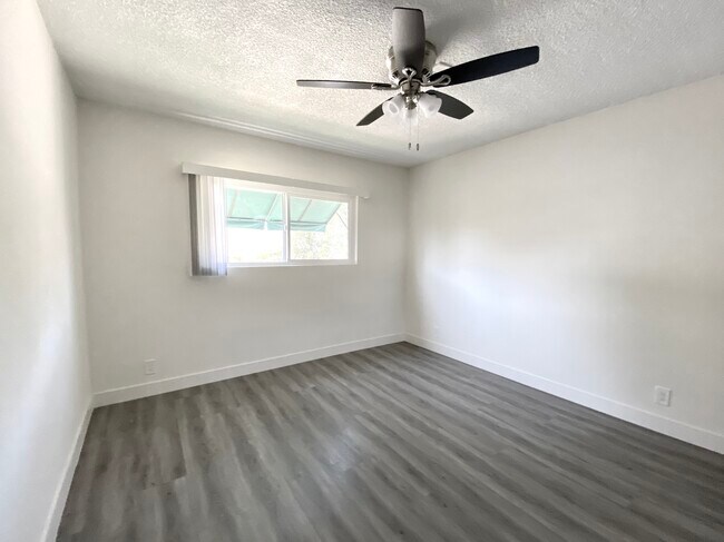 Building Photo - 4000 Sequoia St