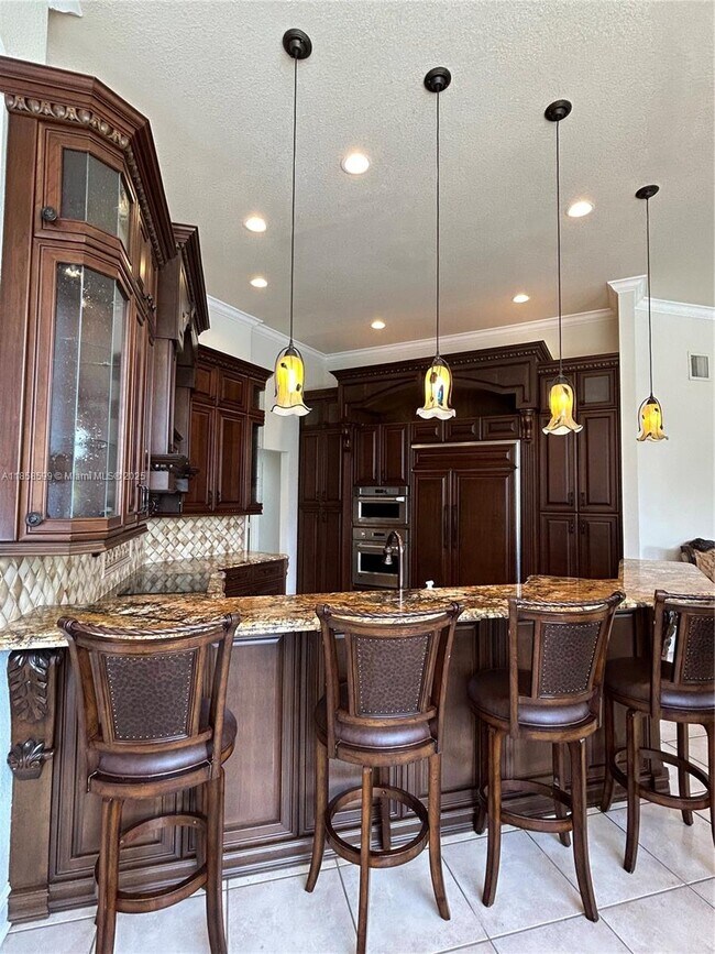 Building Photo - 2726 Meadowood Dr