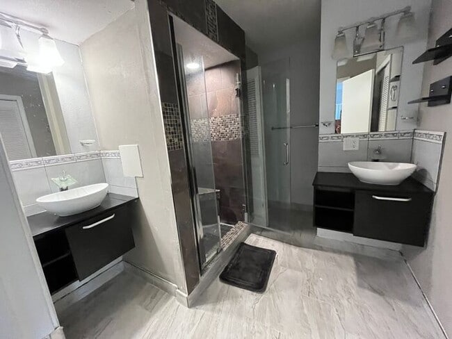 Building Photo - Fantastic 3/3 Townhome in Windsor Pines, Kissimmee