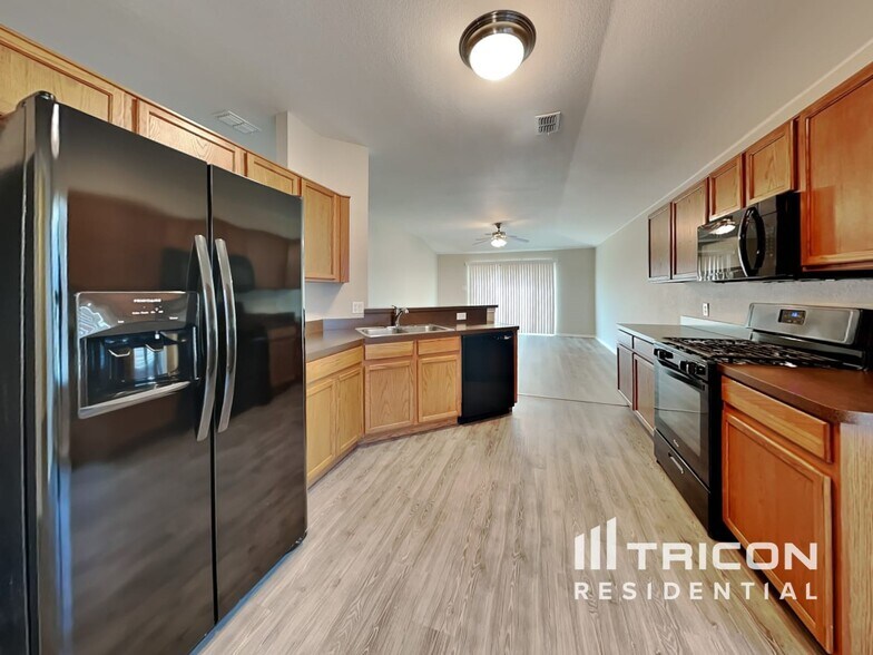 Building Photo - 1107 Longhorn Ln