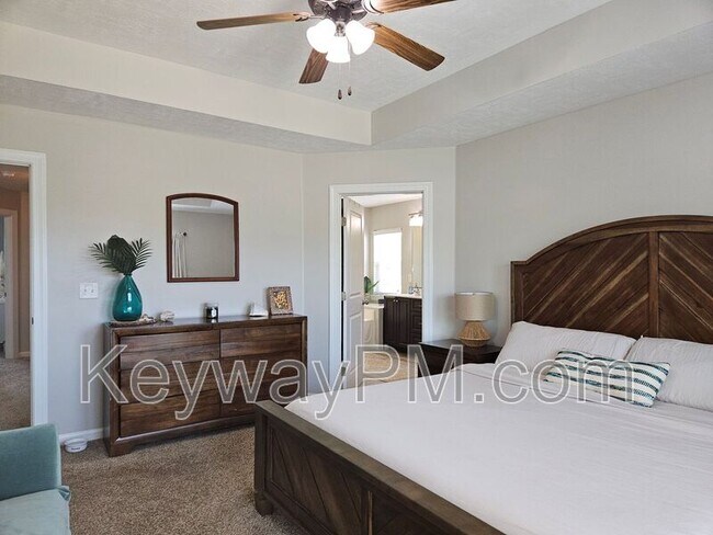 Building Photo - 905 Glenhaven Dr