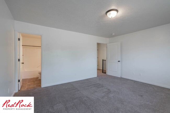 Building Photo - DOG-FRIENDLY 3 Bedroom Townhome with INTER...